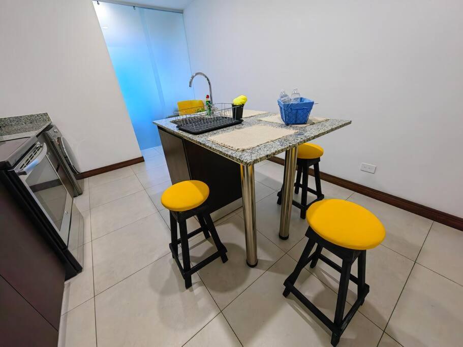 1102 Torre Los Yoses Hermoso Apartamento En Barrio Escalante Sin Parqueo Сан-Хосе Экстерьер фото